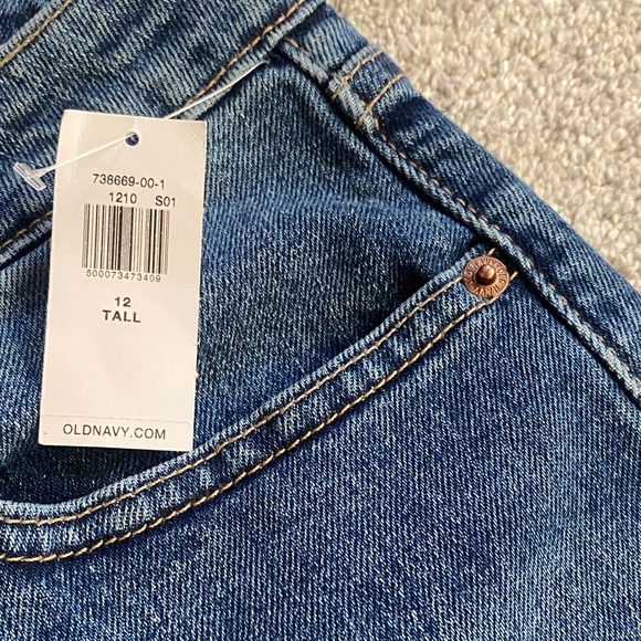 Old Navy Women's Straight Leg Jeans in Deep Blue - Picture 3 of 4